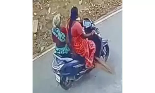 மூதாட்டியிடம் நகை திருடிய பெண்னை பிடிக்க சேலத்தில் தேடுதல்வேட்டை