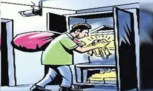வீடு புகுந்து ரூ.48 ஆயிரம் திருட்டு