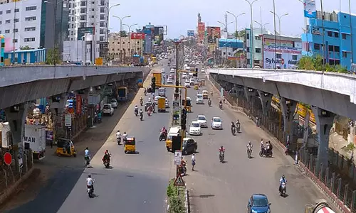 பஸ் நிலையங்களை ரெயில் நிலையத்துடன் இணைக்க தாம்பரத்தில் ஆகாய நடைமேம்பாலம் திறப்பு