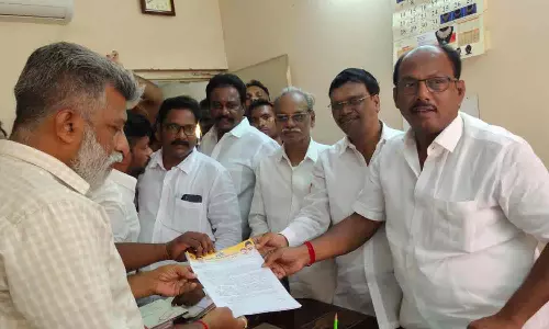 சேதமடைந்த  குடியிருப்பை புதிதாக கட்டிதர வேண்டும்