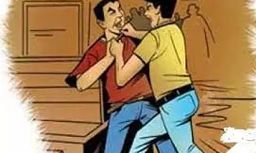 கடலூர் அருகே முன்விரோத தகராறில் இரு தரப்பினருக்குள் மோதல்:  4 பெண்கள் உட்பட 7 பேர் மீது வழக்கு