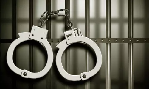 கோவையில் திருடிய மோட்டார் சைக்கிளில் சுற்றிய வாலிபர் கைது