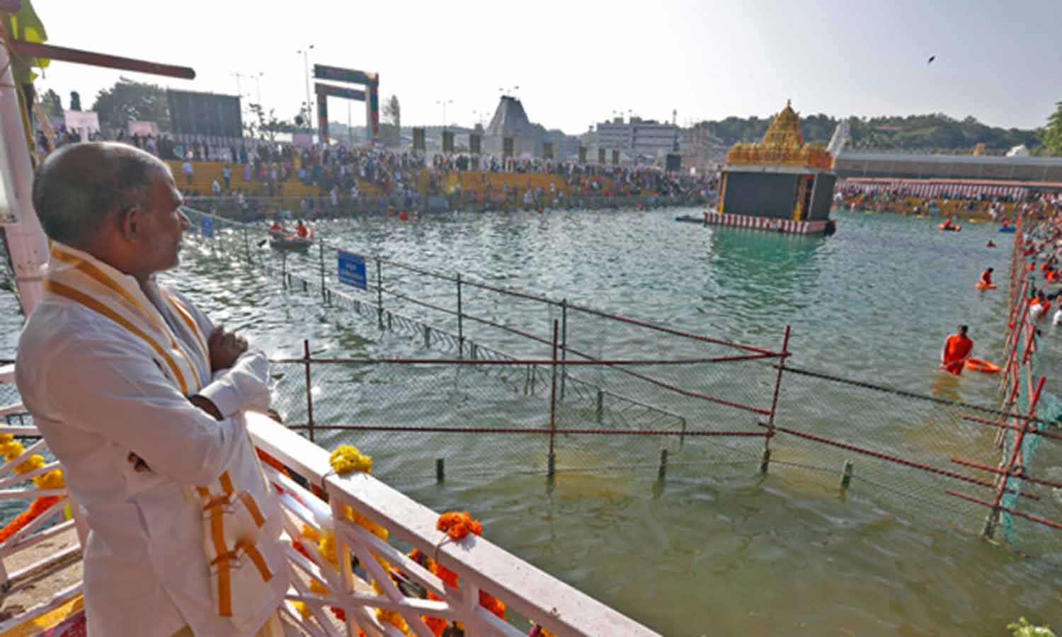 திருப்பதியில் அங்கப்பிரதட்சணத்துக்காக பக்தர்கள் நீராட இரவில் புஷ்கரணி திறந்து வைக்க ஏற்பாடு