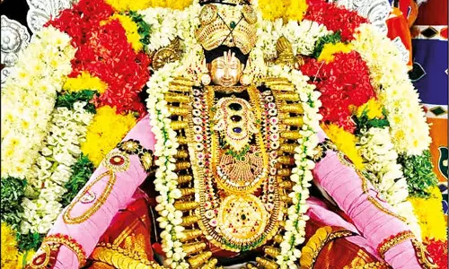 திருக்கோஷ்டியூர் சவுமிய நாராயண பெருமாள் கோவிலில் திருக்கோட்டியூர் நம்பிகள் நட்சத்திர விழா