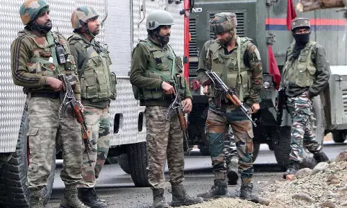 பயங்கரவாதிகள் ஊடுருவ முயற்சி- ஜம்மு காஷ்மீர் அனந்த்நாக்கில் என்கவுண்டர்