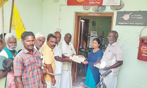வன்னியர்களுக்கு 10.5 சதவீத இடஒதுக்கீடு கோரி அனுக்கூர், அ.குடிகாடு கிராமத்தில் தபால் அனுப்பும் போராட்டம்