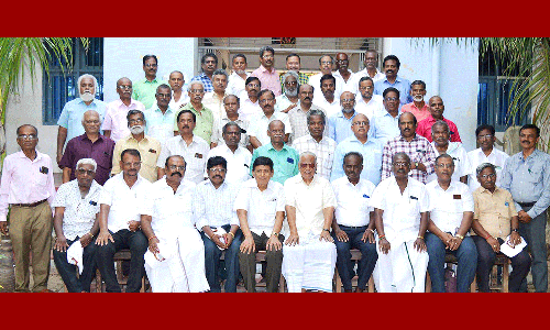 முன்னாள் மாணவர்கள் சந்திப்பு