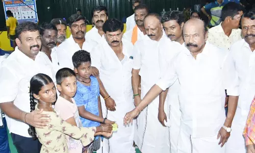 அ.தி.மு.க.வின் மிகப்பெரிய சங்கமமாக மதுரை மாநாடு அமையும்-வி.வி.ஆர்.ராஜ்சத்யன் பேட்டி