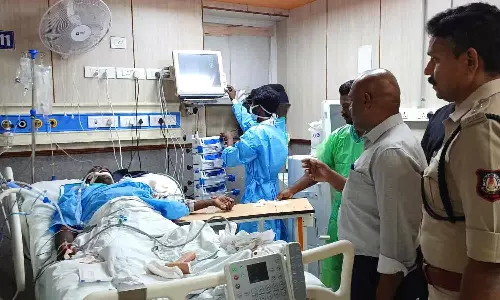 ஜிப்மரில் சிகிச்சை பெறுவோர் குடும்பத்தினரிடம் கலெக்டர் விசாரணை