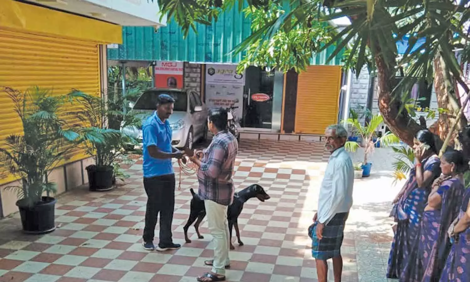 ராஜாக்கமங்கலத்தில் தொழில் அதிபர் வீட்டில் 100 பவுன் நகைகள் கொள்ளை