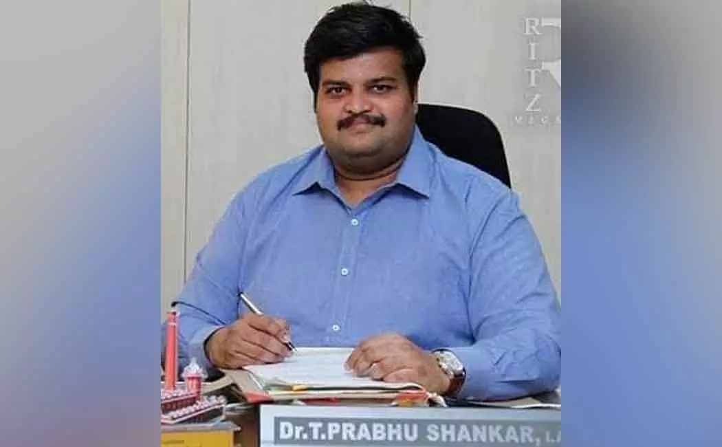 கலைகளில் சிறந்து விளங்கும் கலைஞர்கள் விருது பெறலாம்