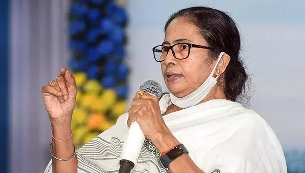 காங்கிரஸ் கட்சிக்கு மேற்கு வங்காள முதல் மந்திரி மம்தா பானர்ஜி ஆதரவு? காங்கிரஸ் கட்சிக்கு மேற்கு வங்காள முதல் மந்திரி மம்தா பானர்ஜி ஆதரவு?