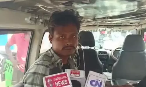 ஆம்புலன்சுக்கு பணம் இல்லை.. மகனின் சடலத்தை பையில் வைத்து 200 கி.மீ., பேருந்தில் பயணித்த தந்தை..