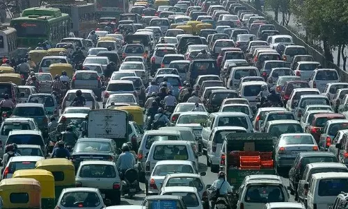 போக்குவரத்து போலீசாரின் மாற்று ஏற்பாட்டிற்கு பலன் இல்லை