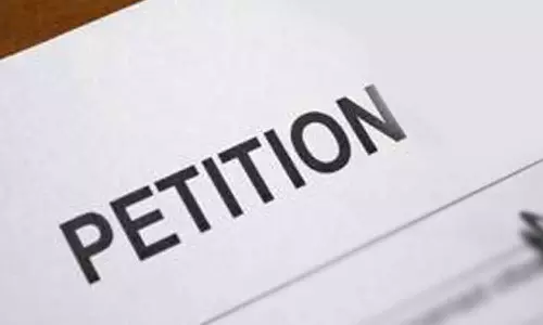 தனியார் நிறுவனத்திடம் விற்பனை செய்த நிலத்தில் விவசாயம் செய்ய அனுமதிக்க வேண்டும்- விவசாய சங்க நிர்வாகிகள் மனு