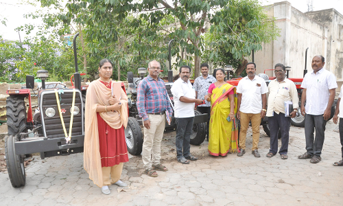 5 பஞ்சாயத்துகளுக்கு  டிராக்டர் வழங்கும் நிகழ்ச்சி