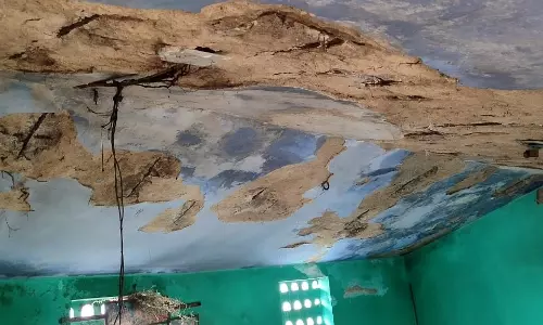 தோலம்பாளையம் ராஜீவ்காந்தி நகரில் இடிந்து விழும் நிலையில் தொகுப்பு வீடுகள்