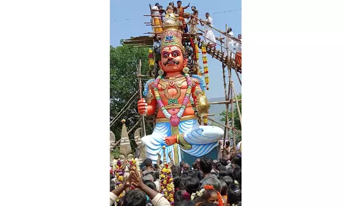 27 அடி உயர முனீஸ்வரருக்கு கும்பாபிஷேகம்