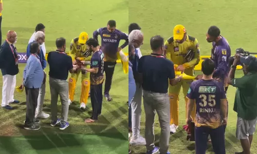 டோனி ரசிகராய் ஆட்டோகிராப் வாங்கிய கொல்கத்தா அணி வீரர்கள்- வைரலாகும் வீடியோ