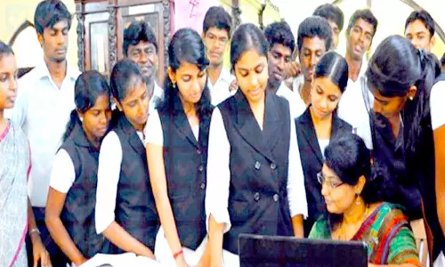 நாகை மாவட்டத்தில் சட்ட கல்லூரி அமைக்க வேண்டும்- அமைச்சரிடம், எம்.எல்.ஏ மனு