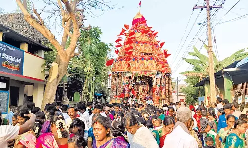 நீடூர் பத்ரகாளி அம்மன் கோவிலில் தேரோட்டம்