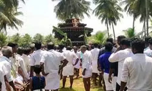 முத்துமாரியம்மன் கோவில் தேர் வெள்ளோட்டம்