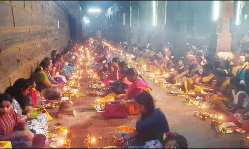 கன்னியாகுமரி பகவதி அம்மன் கோவிலில் 1008 திருவிளக்கு பூஜை