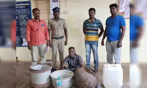தாராபுரம் அருகே கள்ளச்சாராயம் விற்பனை செய்தவர் கைது