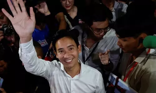 9 ஆண்டுகளுக்கு பிறகு தாய்லாந்தில் ராணுவ ஆட்சி முடிவுக்கு வருகிறது- தேர்தலில் எதிர்க்கட்சிகள் அபார வெற்றி