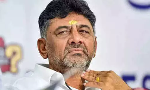 யார் முதுகிலும் குத்த மாட்டேன், மிரட்டவும் மாட்டேன்-  டி.கே.சிவக்குமார்