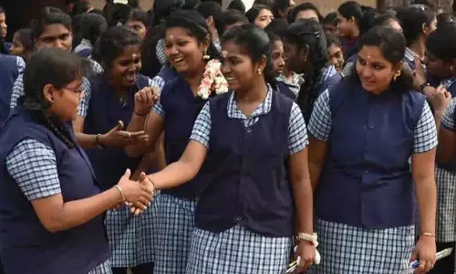 பிளஸ்-2 மாணவ-மாணவிகள் எச்.சி.எல். நிறுவனத்தில் பயிற்சியுடன் பணி வாய்ப்பு பெற தேர்வு