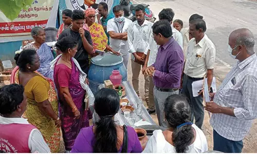 பொன்னேரி அருகே டெங்கு காய்ச்சல் பரவிய கிராமத்தில் மருத்துவ முகாம்