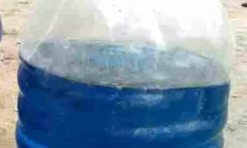 தீக்குளிக்க முயன்றவரால் பரபரப்பு