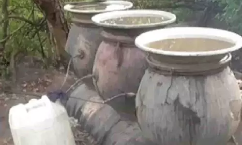 விஷ சாராயம் விற்பனை குறித்து பொதுமக்கள் புகார் தெரிவிக்கலாம்