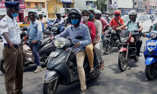 தமிழகத்தில் சாலை போக்குவரத்தை கண்காணிக்க நவீன கேமராக்கள்- விபத்துக்களை தவிர்க்க புதிய திட்டம்