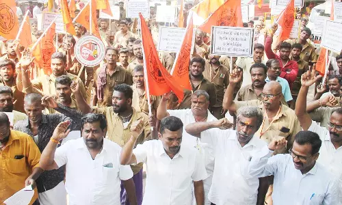 ஆட்டோ டிரைவர்கள் ஆர்ப்பாட்டம்