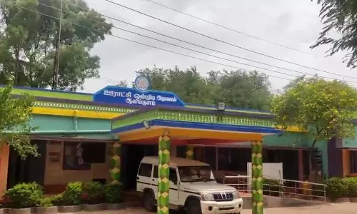 ஆலங்குளத்தில் பொதுக்கழிப்பறை வசதி இல்லாமல் இயங்கும் யூனியன் அலுவலகம்- பொதுமக்கள் அவதி