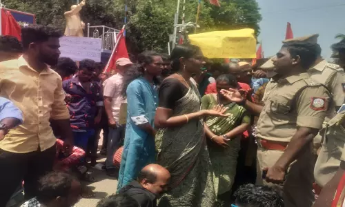 மரக்காணத்தில் நாம் தமிழர் கட்சி சார்பில் ஆர்ப்பாட்டம்