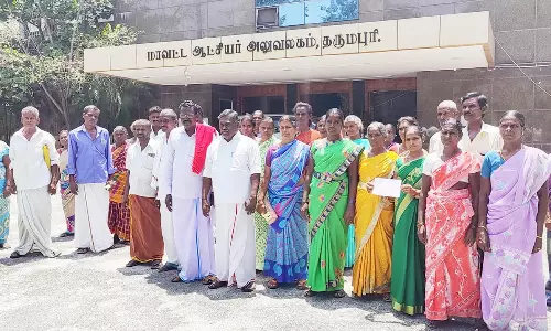 தூய்மை பணியாளர்களுக்கு 11 மாதமாக  சம்பளம் வழங்கவில்லை நடவடிக்கை எடுக்க கலெக்டரிடம் மனு