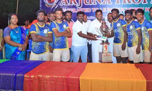 எஸ்.ஆர்.எம். அணி சாம்பியன்