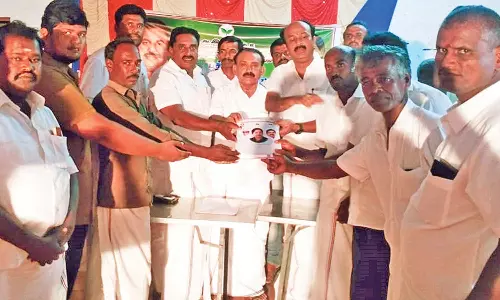 அரியகுளம் ஊராட்சியில் அ.தி.மு.க. பூத் கமிட்டி நிர்வாகிகள் ஆலோசனை கூட்டம்