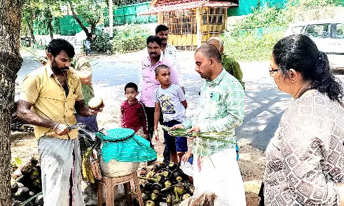 கோவையில் பதநீர், நுங்கு விற்பனை சூடுபிடித்தது