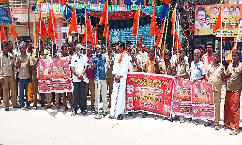 ஆட்டோ கட்டணத்தை உயர்த்த கோரி ஆர்ப்பாட்டம்