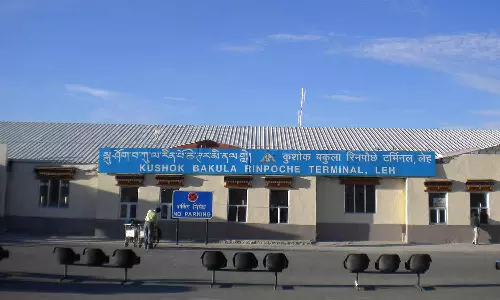 ரன்வேயின் பாதியில் நின்றுபோன விமானப்படை விமானம்: லே விமான நிலையத்தில் விமானங்கள் ரத்து