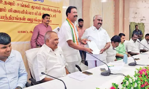 அரசு பள்ளிகளுக்கு வழங்கப்படுவது போல சிறுபான்மை பள்ளி மாணவர்களுக்கு அரசின் அனைத்து நலத்திட்டங்களையும்  வழங்க வேண்டும் -அமைச்சர் செஞ்சி மஸ்தானிடம், ரூபி மனோகரன் எம்.எல்.ஏ. கோரிக்கை