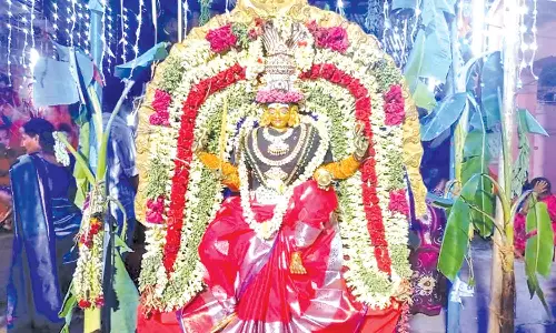 படைவெட்டி மாரியம்மன் கோவிலில் சித்திரை திருவிழா