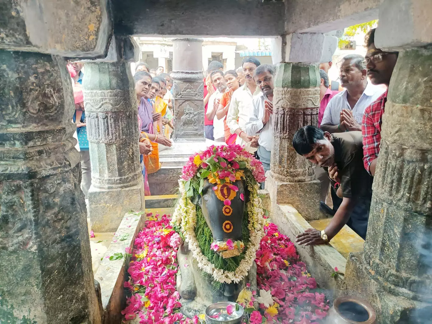 வைகாசி மாத பிரதோஷத்தையொட்டிதருமபுரி, கிருஷ்ணகிரி சிவன் கோவில்களில் சிறப்பு வழிபாடு
