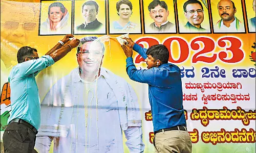 கர்நாடக முதல்-மந்திரியாக தேர்வு: சித்தராமையா ஆதரவாளர்கள் கொண்டாட்டம்