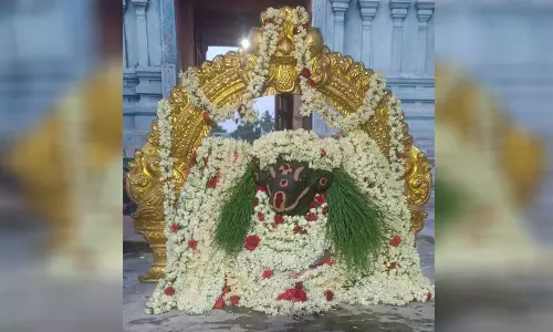 தா.பழூர் அருகே சிவன் கோவில்களில் பிரதோஷ வழிபாடு