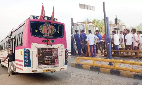 சுங்கச்சாவடியில் கட்டணம் செலுத்தாமல் ஊழியர்களுடன் நாம்தமிழர் கட்சியினர் வாக்குவாதம்